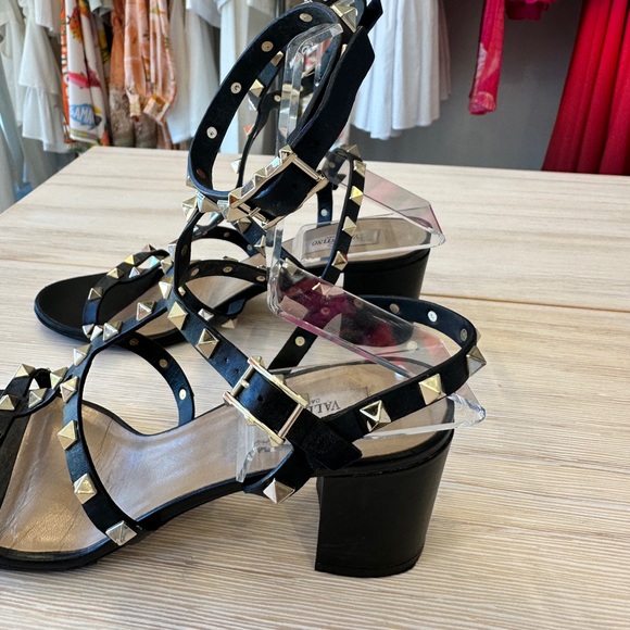 VALENTINO ROCKSTUD CALFSKIN ANKLE STRAP SANDAL 60MM
 size 38 1/2 (8) - Picture 6 of 16